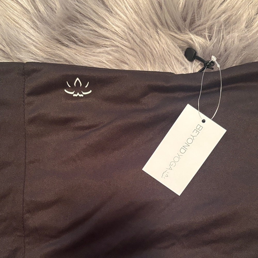 Beyond Yoga infinity pocket scarf